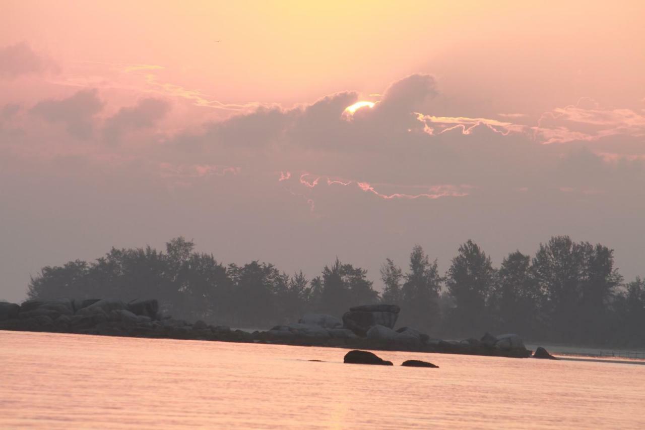 Belitung Holiday Resort Sijuk Ngoại thất bức ảnh